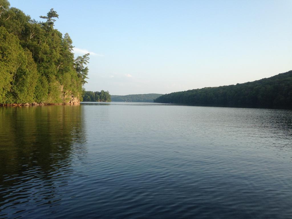Little Hawk Resort & Marina Algonquin Highlands Extérieur photo