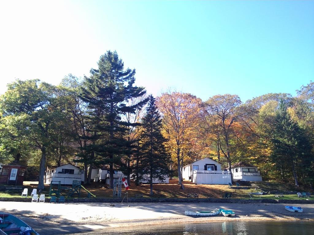 Little Hawk Resort & Marina Algonquin Highlands Extérieur photo