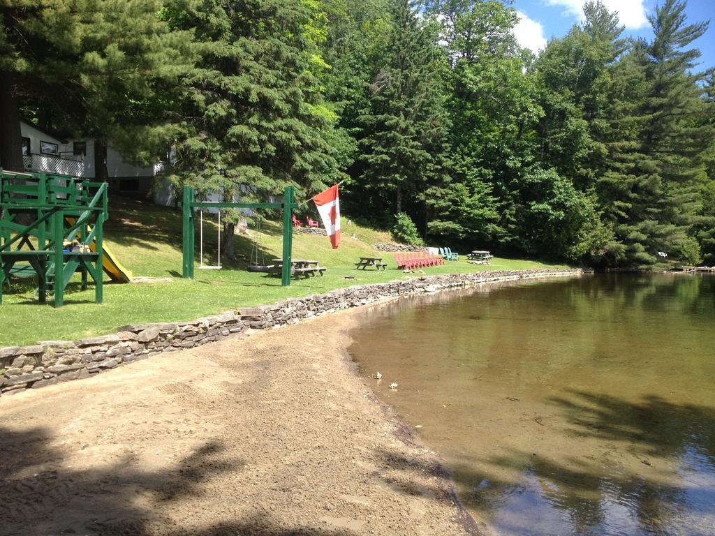 Little Hawk Resort & Marina Algonquin Highlands Extérieur photo