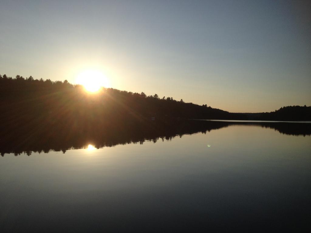 Little Hawk Resort & Marina Algonquin Highlands Extérieur photo