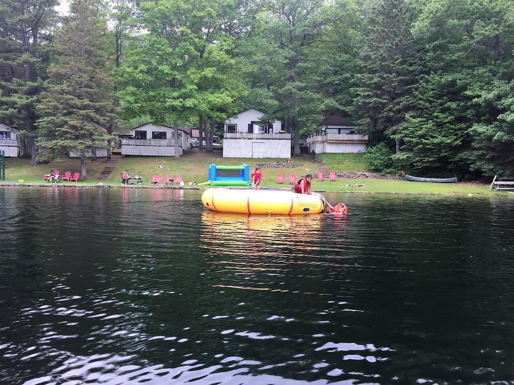 Little Hawk Resort & Marina Algonquin Highlands Extérieur photo