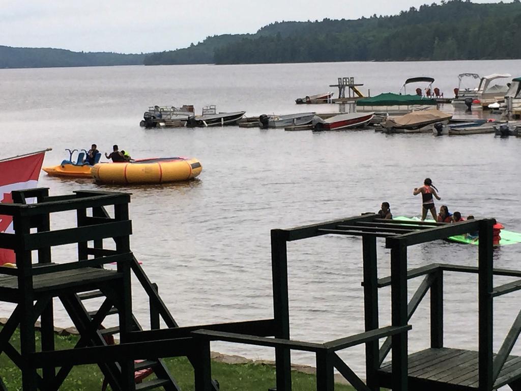 Little Hawk Resort & Marina Algonquin Highlands Extérieur photo