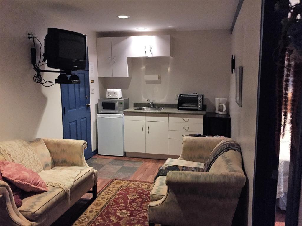 Little Hawk Resort & Marina Algonquin Highlands Extérieur photo
